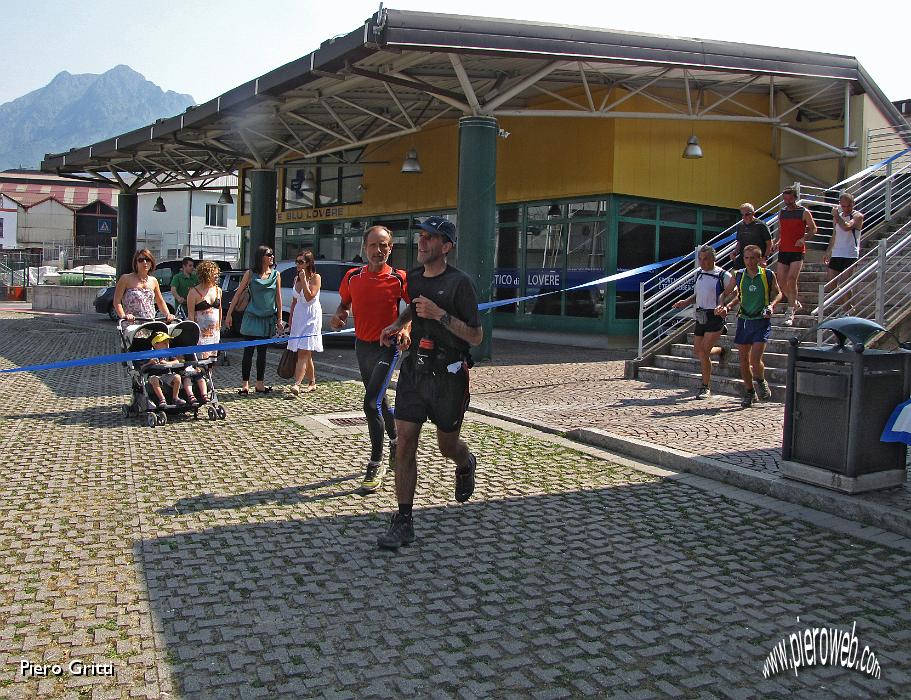 04 Maurizio arriva al porticciolo di Lovere.jpg